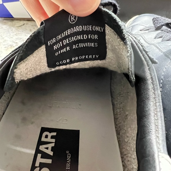 Golden Goose Black Superstar Sneakers in leather with White Star - Picture 10 of 12